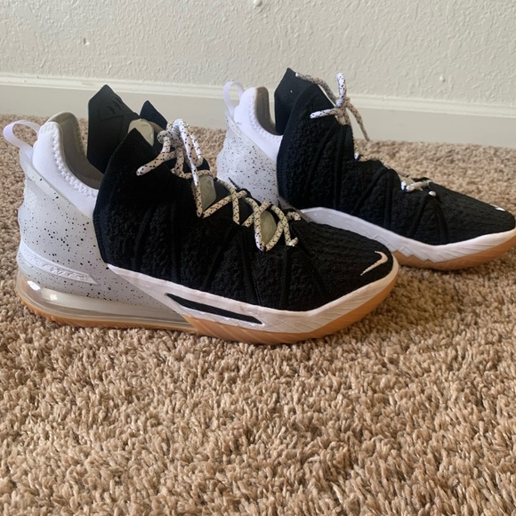 lebron 18 gum sole